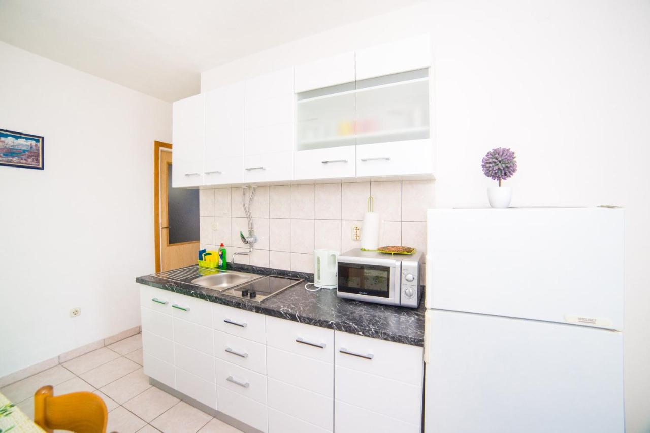 Apartment With Sea View Close To The Beach Promajna Exterior foto